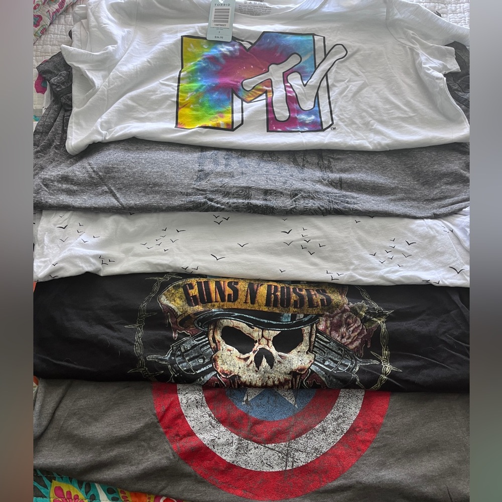 Pack of five size 2 Torrid tees.